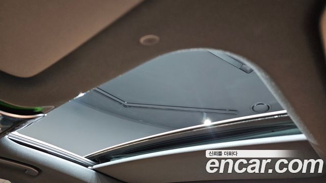 Mercedes-Benz E-Class E300 4MATIC AMG Line Premiere Special