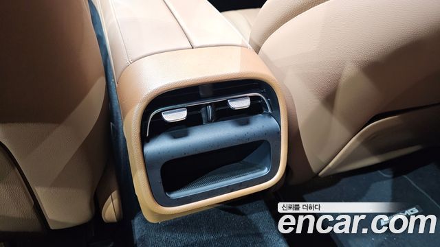 Mercedes-Benz E-Class E300 4MATIC AMG Line Premiere Special