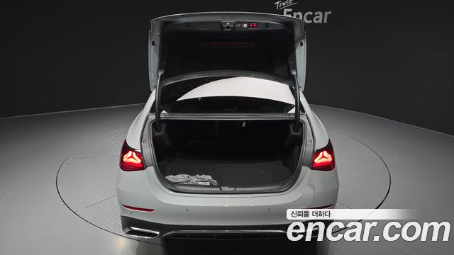 Mercedes-Benz E-Class E300 4MATIC AMG Line Premiere Special