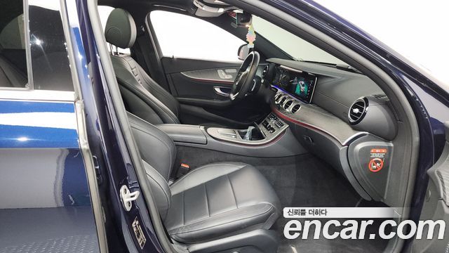 Mercedes-Benz E-Class E350 4MATIC AMG Line