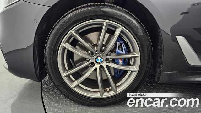 BMW 5-Series 530i xDrive M Sport Package Plus