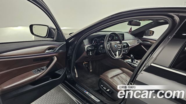 BMW 5-Series 530i xDrive M Sport Package Plus