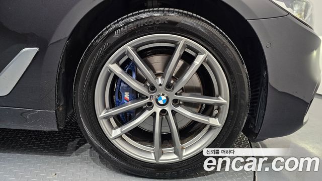 BMW 5-Series 530i xDrive M Sport Package Plus
