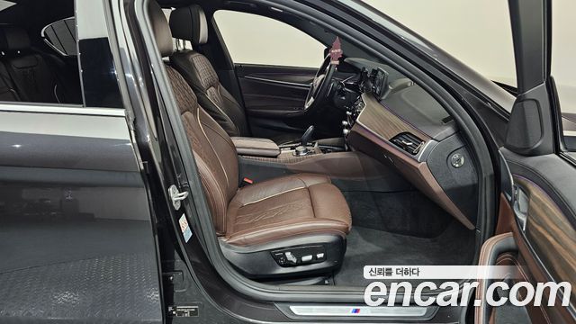 BMW 5-Series 530i xDrive M Sport Package Plus