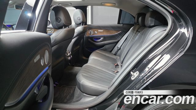 Mercedes-Benz E-Class E300e 4MATIC Exclusive