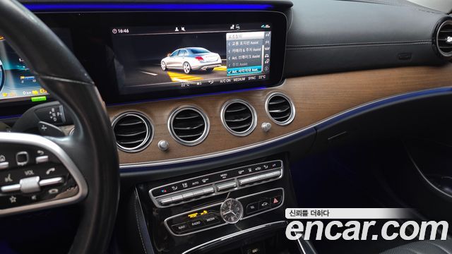 Mercedes-Benz E-Class E300e 4MATIC Exclusive