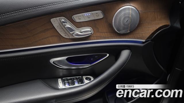 Mercedes-Benz E-Class E300e 4MATIC Exclusive