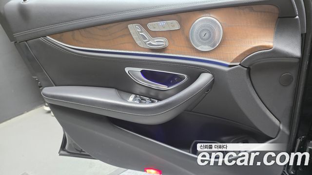 Mercedes-Benz E-Class E300e 4MATIC Exclusive