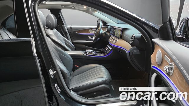 Mercedes-Benz E-Class E300e 4MATIC Exclusive