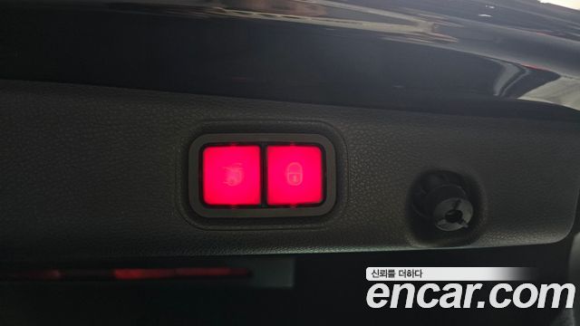 Mercedes-Benz E-Class E300e 4MATIC Exclusive