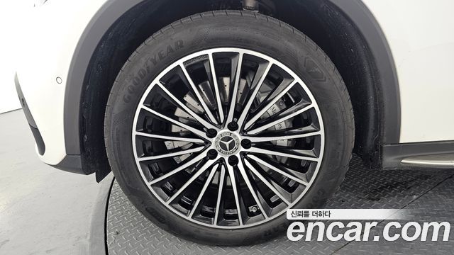 Mercedes-Benz GLC-Class GLC300 4MATIC AMG Line