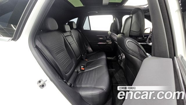 Mercedes-Benz GLC-Class GLC300 4MATIC AMG Line
