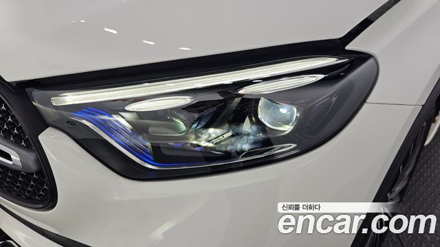 Mercedes-Benz GLC-Class GLC300 4MATIC AMG Line