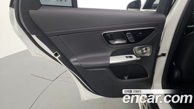 Mercedes-Benz GLC-Class GLC300 4MATIC AMG Line