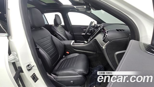 Mercedes-Benz GLC-Class GLC300 4MATIC AMG Line