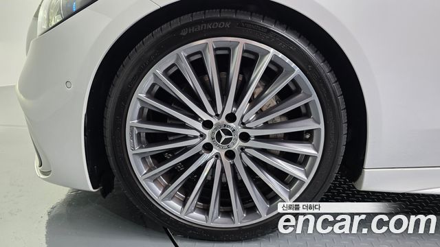 Mercedes-Benz C-Class C300 4MATIC AMG Line