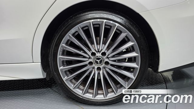 Mercedes-Benz C-Class C300 4MATIC AMG Line