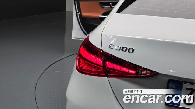 Mercedes-Benz C-Class C300 4MATIC AMG Line