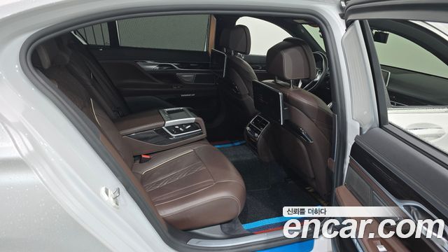 BMW 7-Series 740Li xDrive M Sport Package