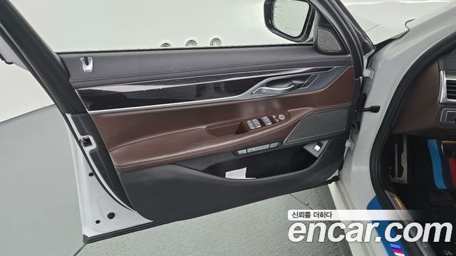 BMW 7-Series 740Li xDrive M Sport Package