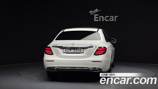 Mercedes-Benz E-Class E200 Avantgarde
