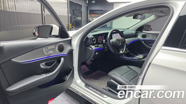 Mercedes-Benz E-Class E200 Avantgarde