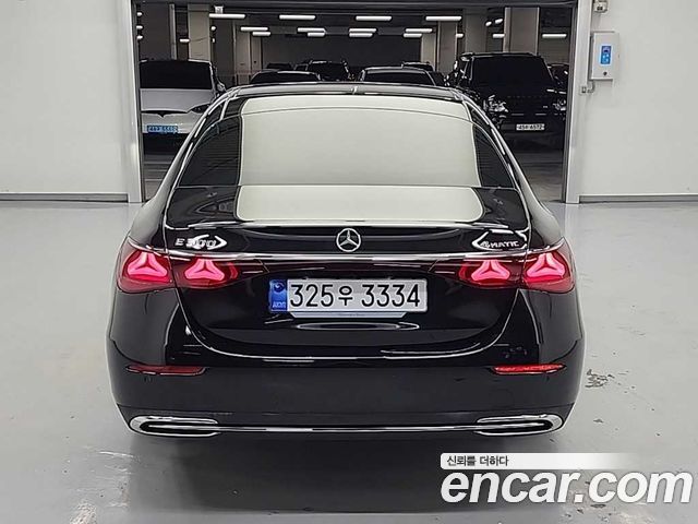 Mercedes-Benz E-Class E300 4MATIC Exclusive