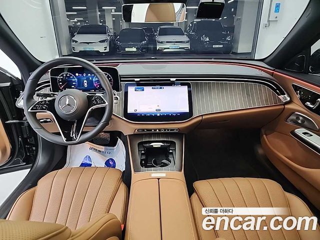 Mercedes-Benz E-Class E300 4MATIC Exclusive