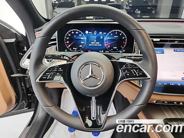 Mercedes-Benz E-Class E300 4MATIC Exclusive
