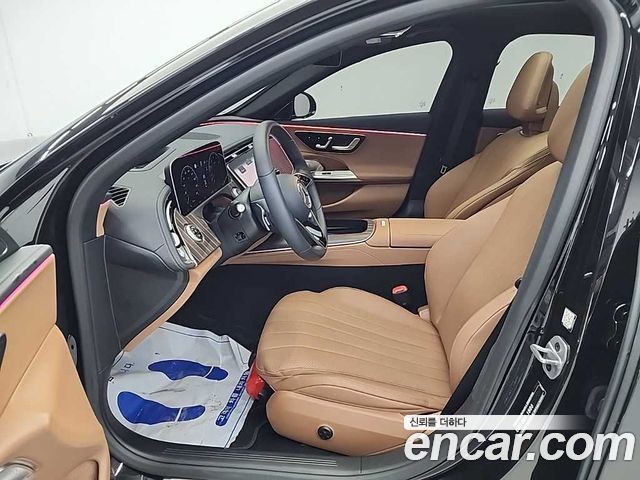 Mercedes-Benz E-Class E300 4MATIC Exclusive