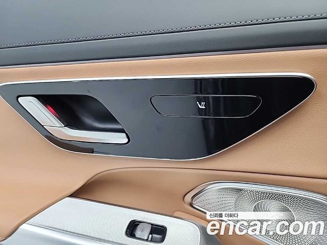 Mercedes-Benz E-Class E300 4MATIC Exclusive