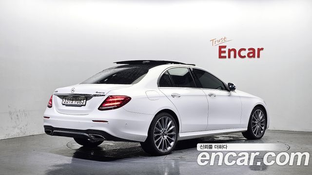 Mercedes-Benz E-Class E350 4MATIC AMG Line