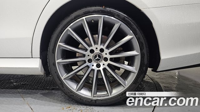 Mercedes-Benz E-Class E350 4MATIC AMG Line
