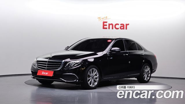 Mercedes-Benz E-Class E300 4MATIC Exclusive