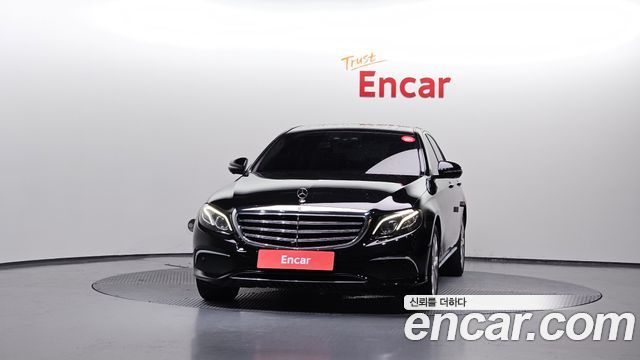 Mercedes-Benz E-Class E300 4MATIC Exclusive