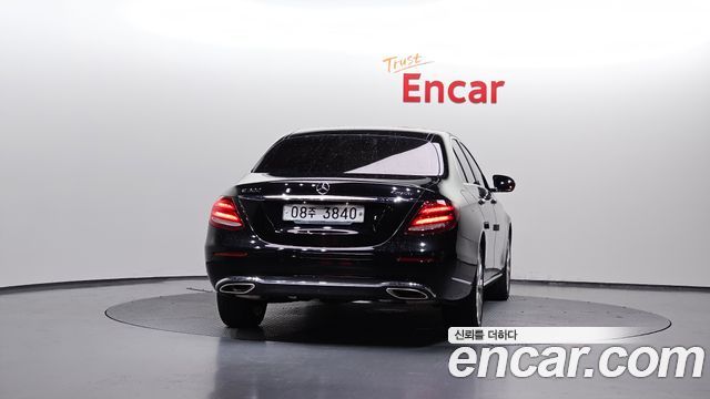 Mercedes-Benz E-Class E300 4MATIC Exclusive