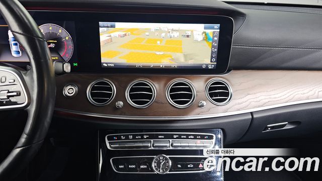 Mercedes-Benz E-Class E300 4MATIC Exclusive