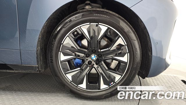 BMW iX xDrive45 M Sport