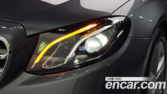 Mercedes-Benz E-Class E200 Avantgarde
