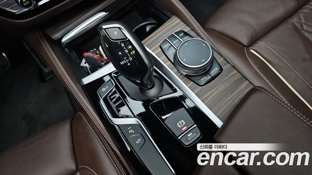 BMW 5-Series 530i M Sport Package Plus