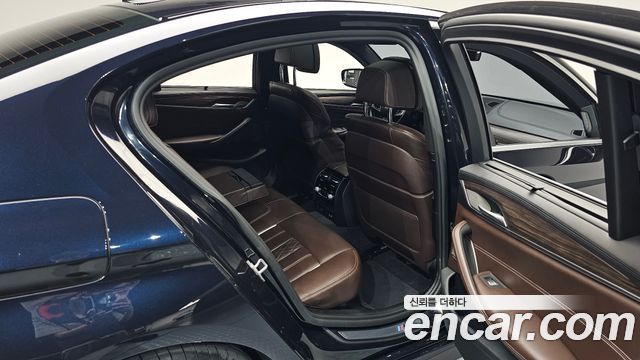 BMW 5-Series 530i M Sport Package Plus