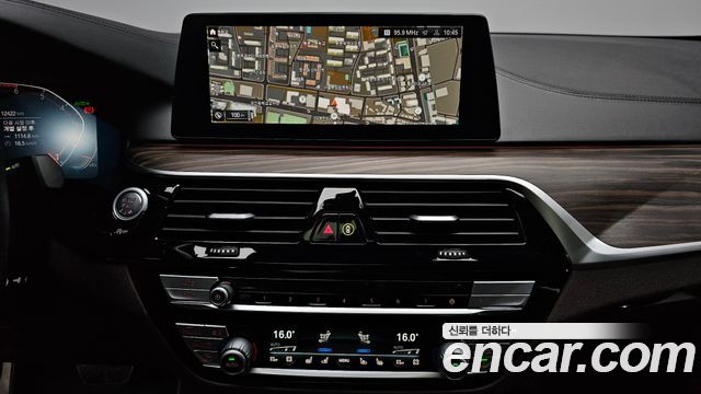 BMW 5-Series 530i M Sport Package Plus