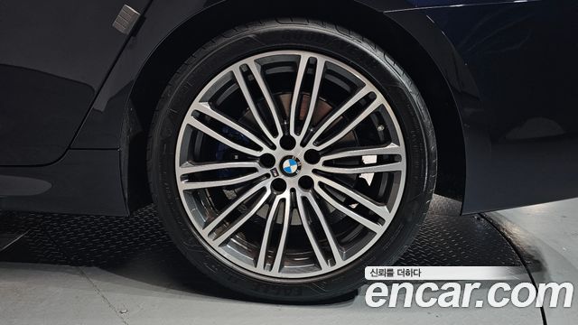 BMW 5-Series 530i M Sport Package Plus