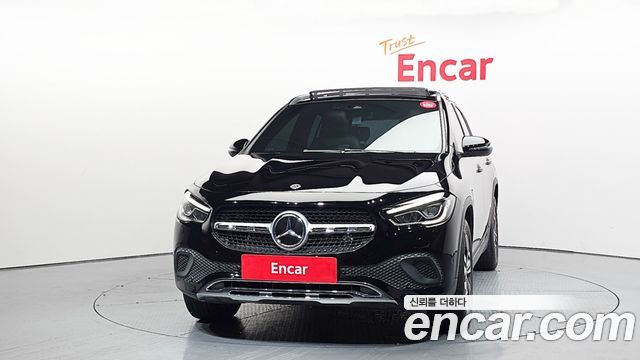 Mercedes-Benz GLA-Class GLA220