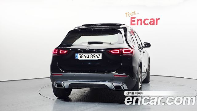 Mercedes-Benz GLA-Class GLA220