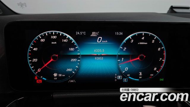Mercedes-Benz GLA-Class GLA220
