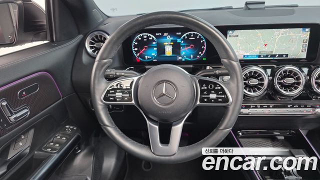 Mercedes-Benz GLA-Class GLA220
