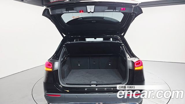 Mercedes-Benz GLA-Class GLA220