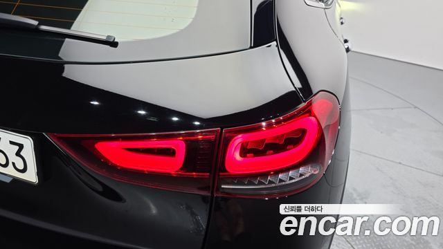 Mercedes-Benz GLA-Class GLA220