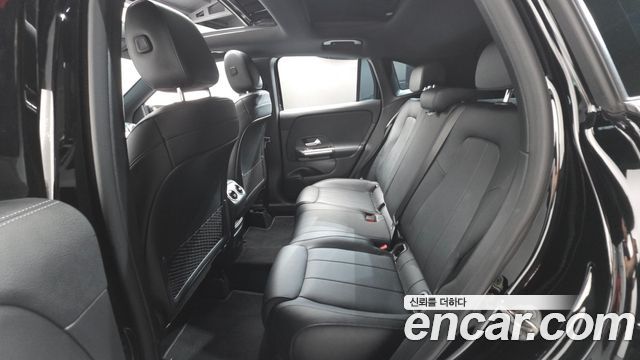 Mercedes-Benz GLA-Class GLA220
